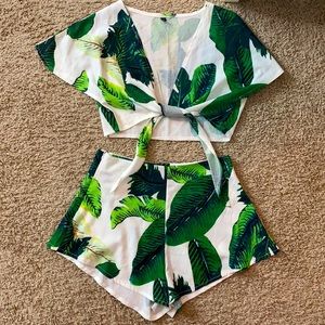 Adorable set. Perfect condition, never worn.